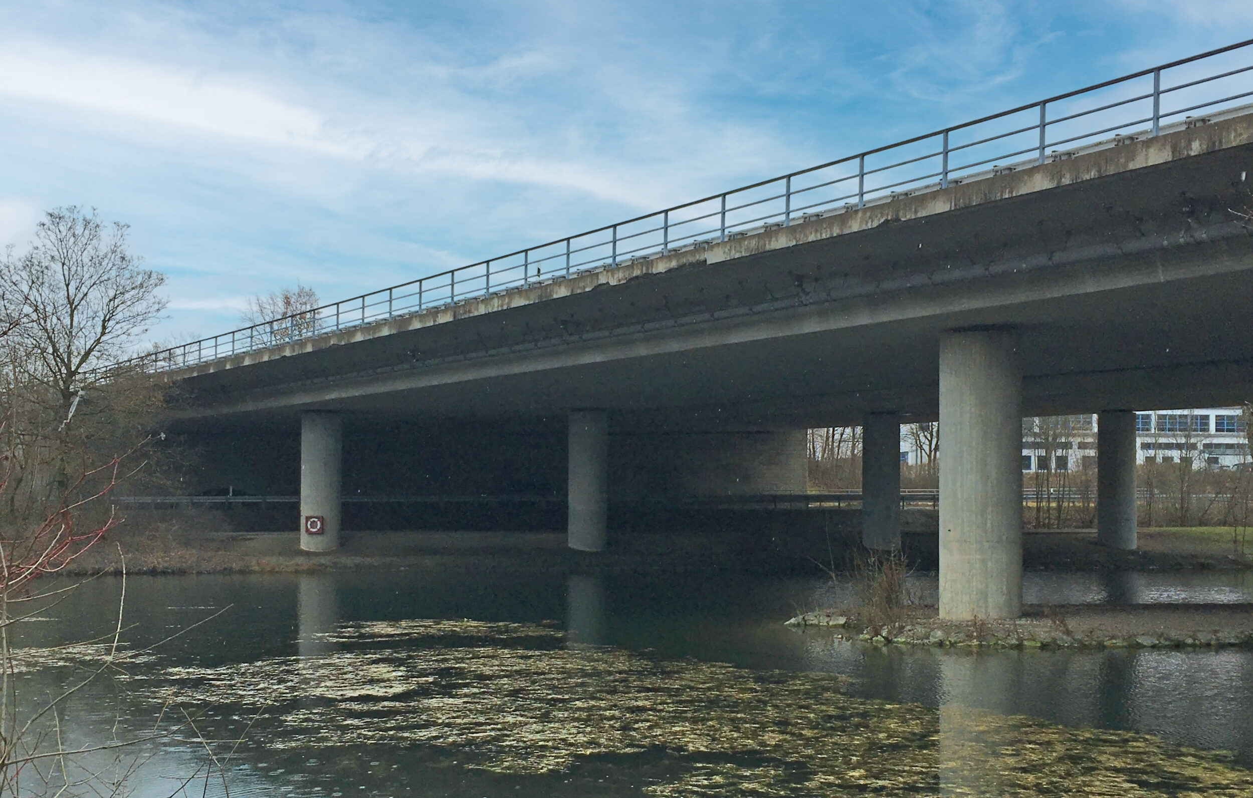 Die Brücke Hachinger Tal
