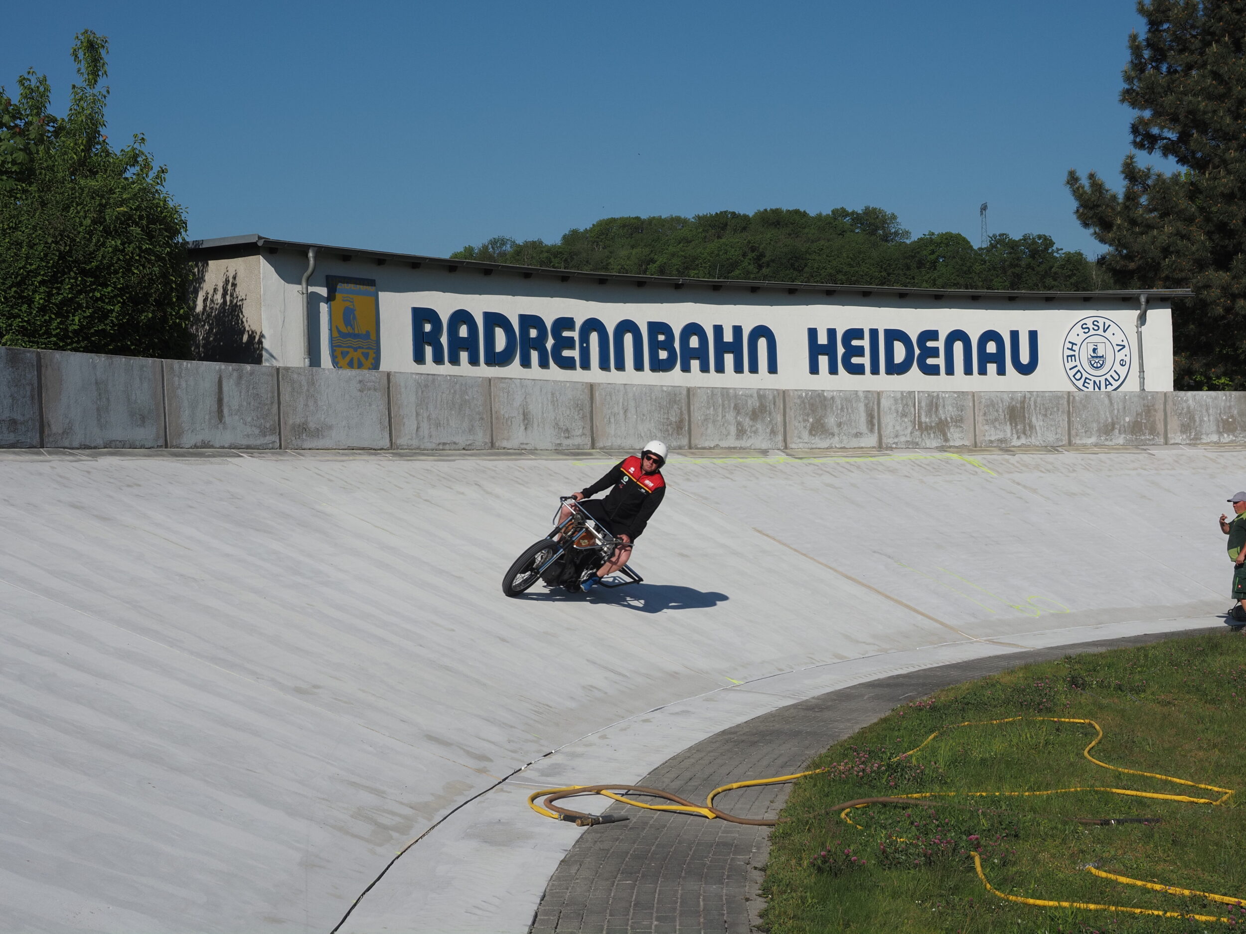 Radrennbahn 9 Die Radrennbahn vor der Instandsetzung