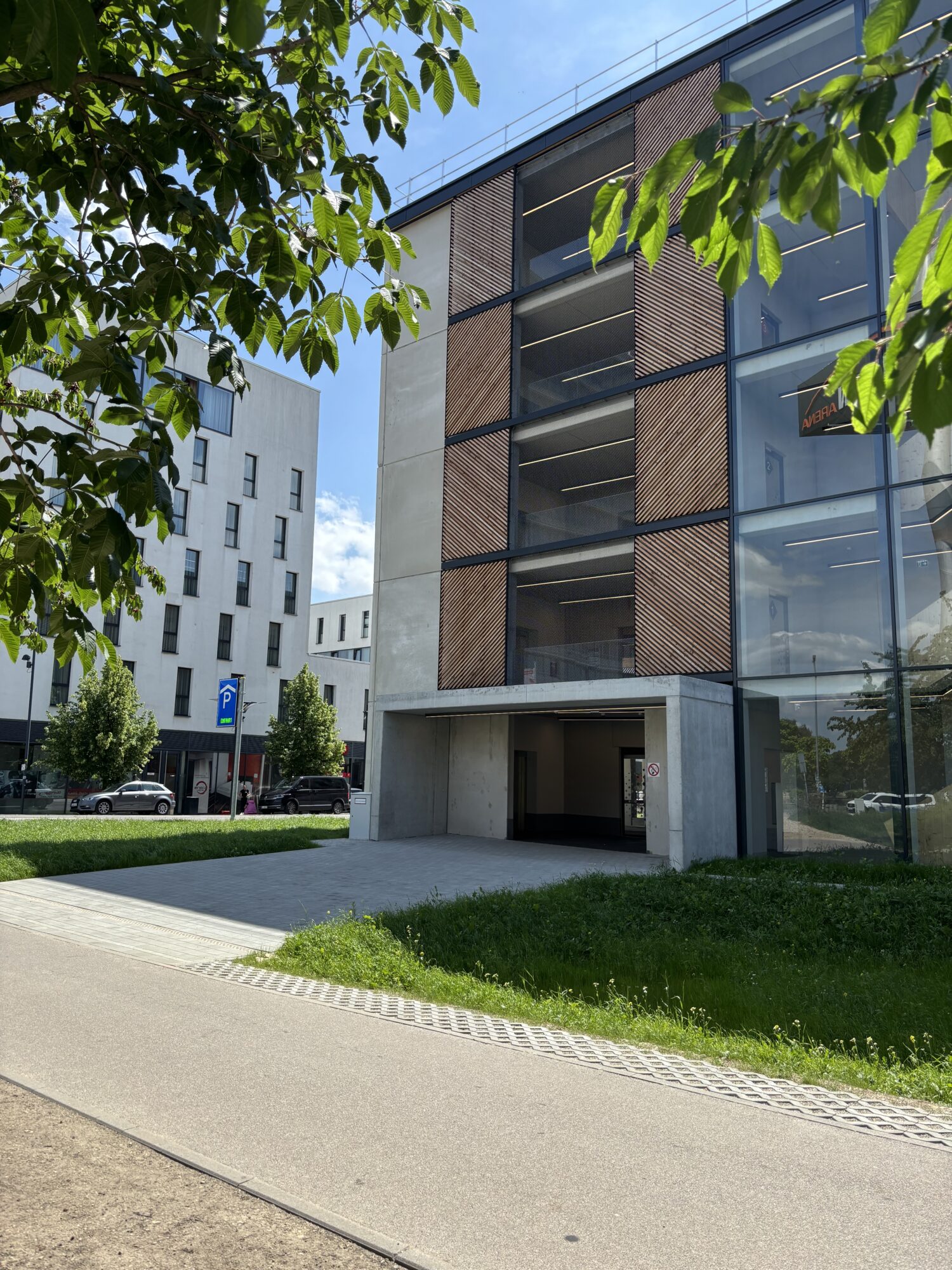 Parkhaus an der Saturn Arena 2